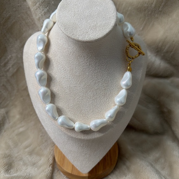 Mayamar Jewelry - MAYAMAR Lustrous White Pearl Necklace with Gold Toggle Clasp